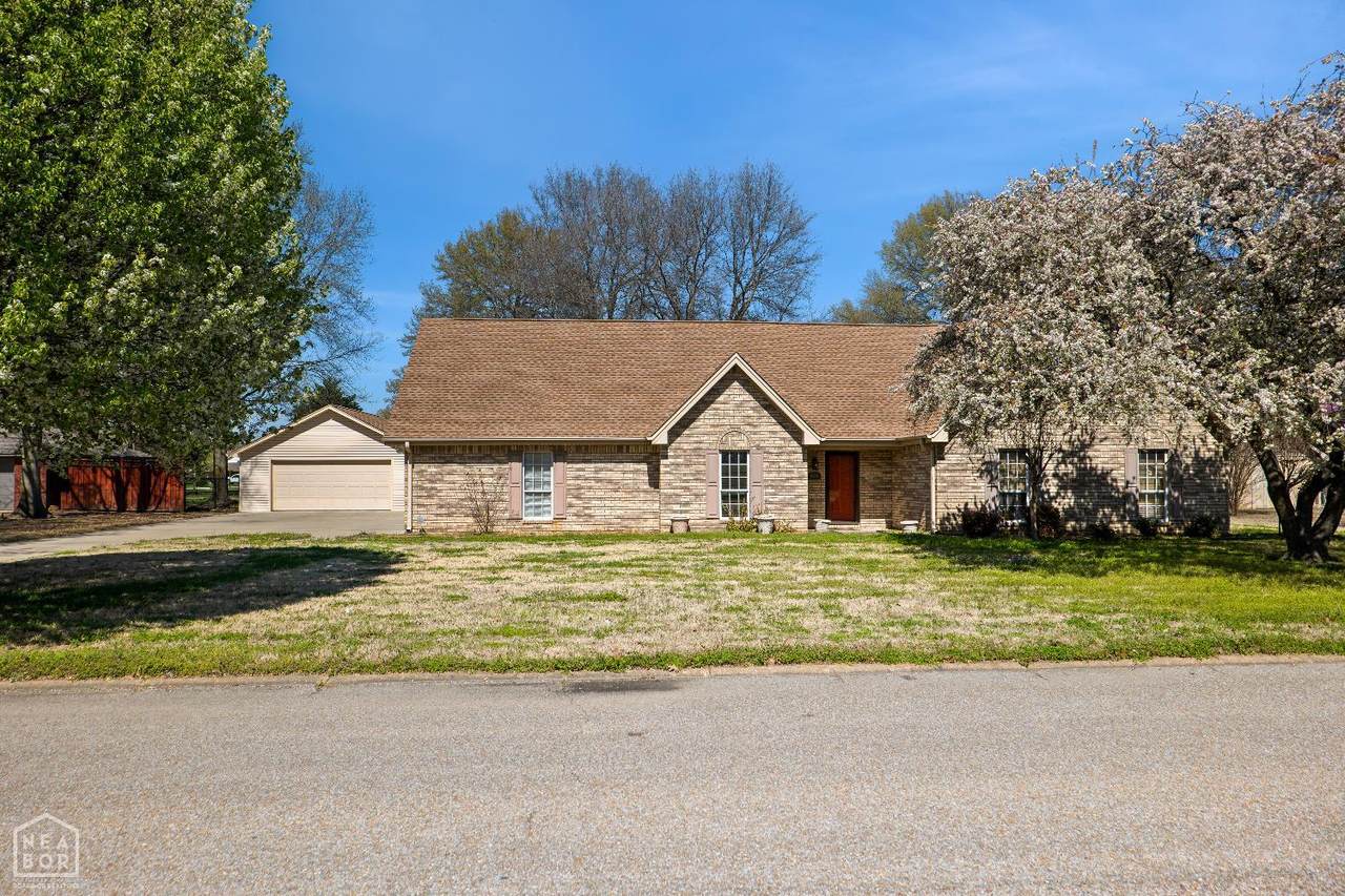 1404 Easy Street - Photo 1