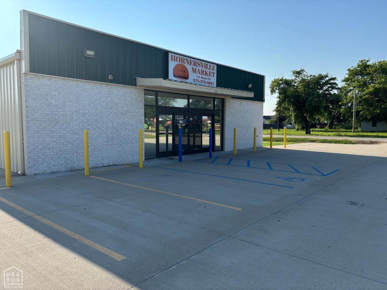711 Main - Photo 1