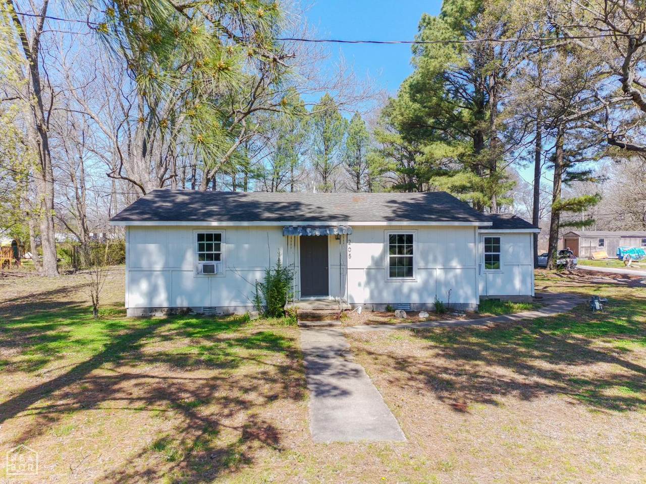 205 Matthews Street - Photo 1