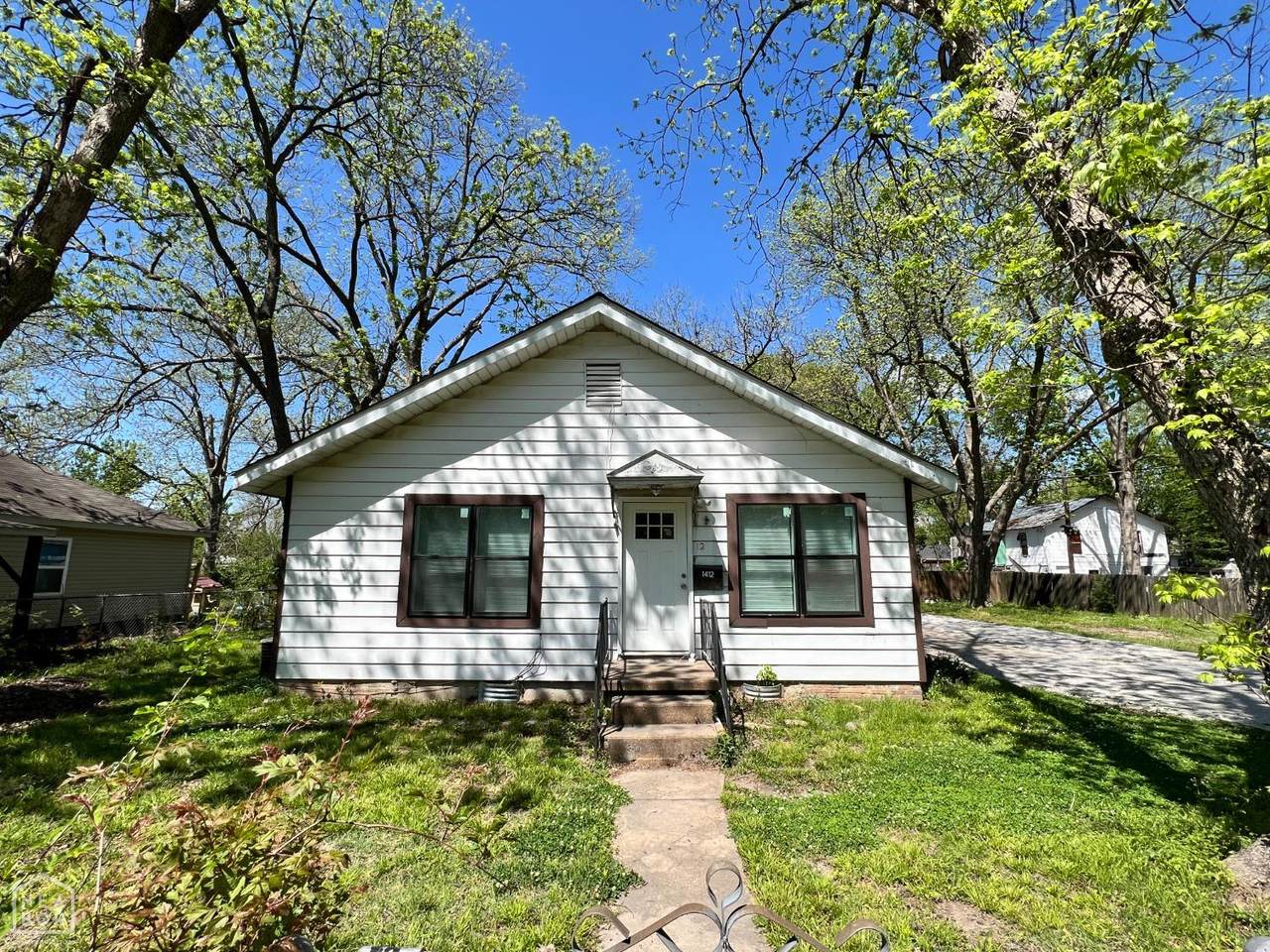 1412 Monroe Avenue - Photo 1