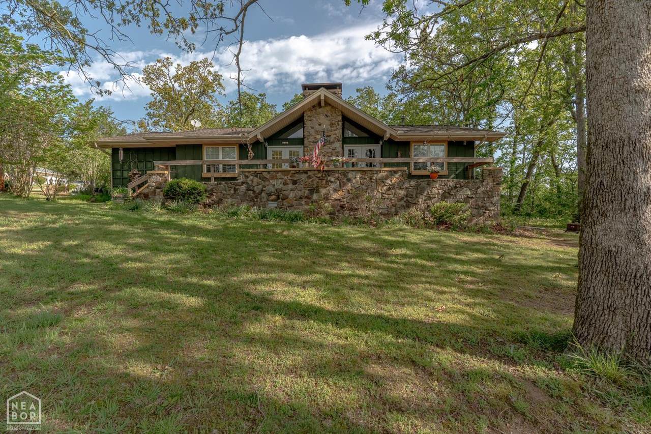 208 Fairway Drive - Photo 1