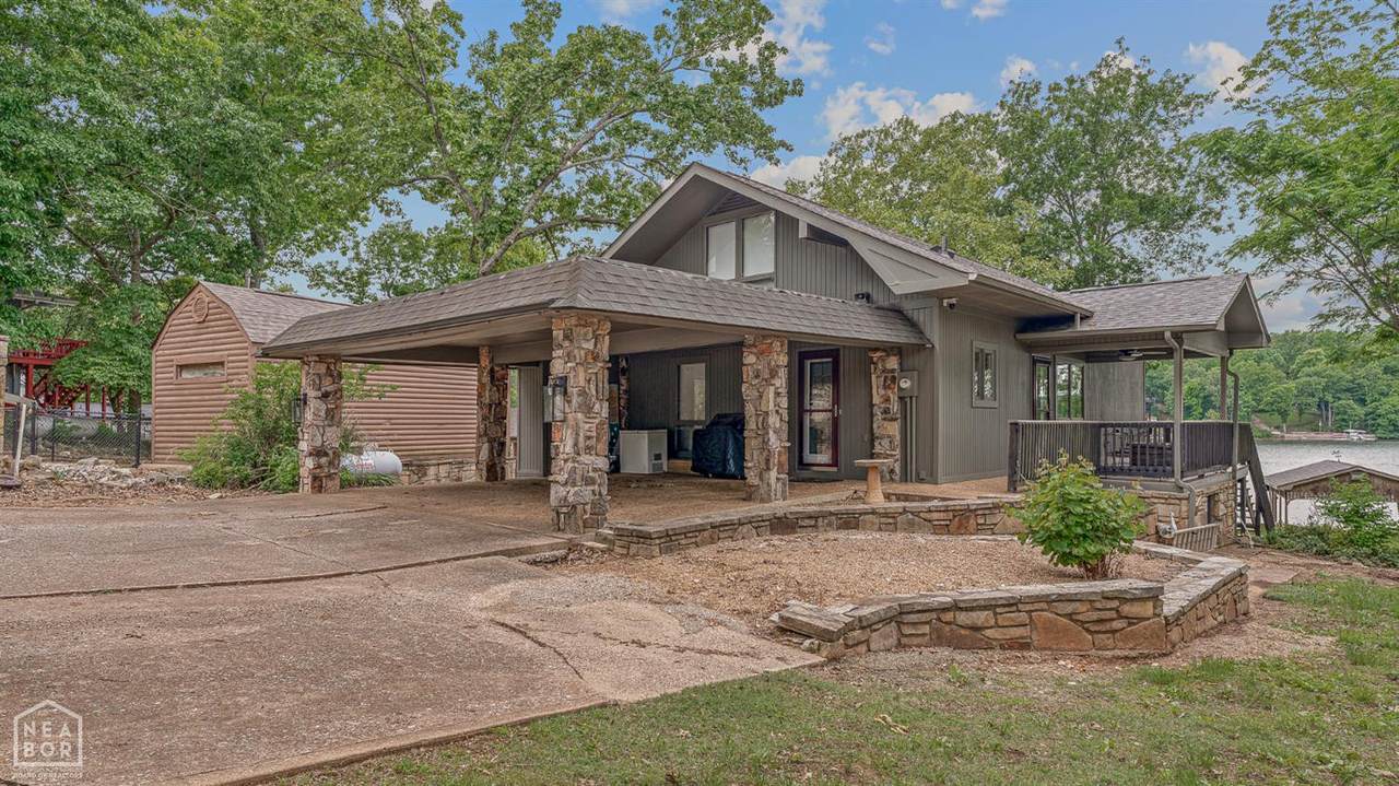 176 Lakeshore Drive - Photo 1