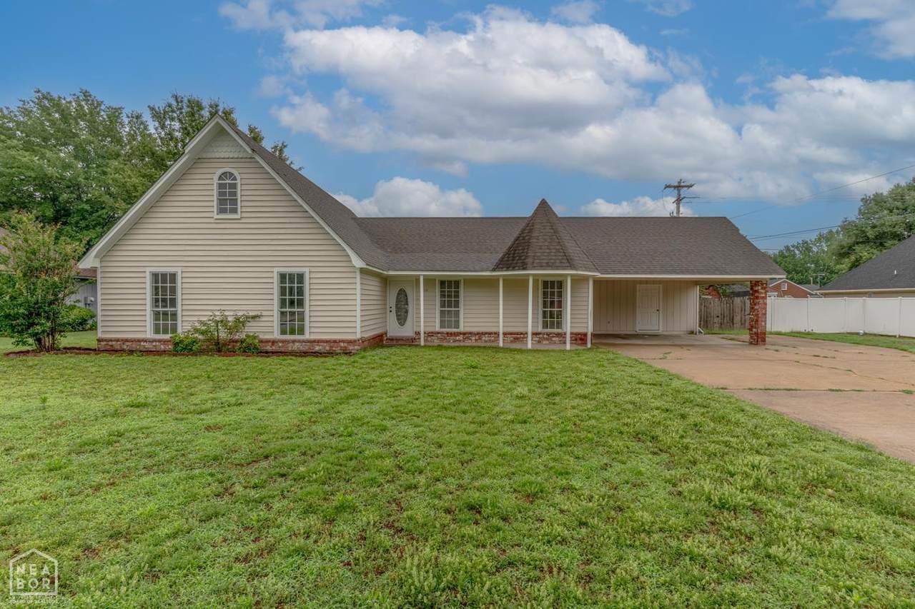504 Honeysuckle Lane - Photo 1