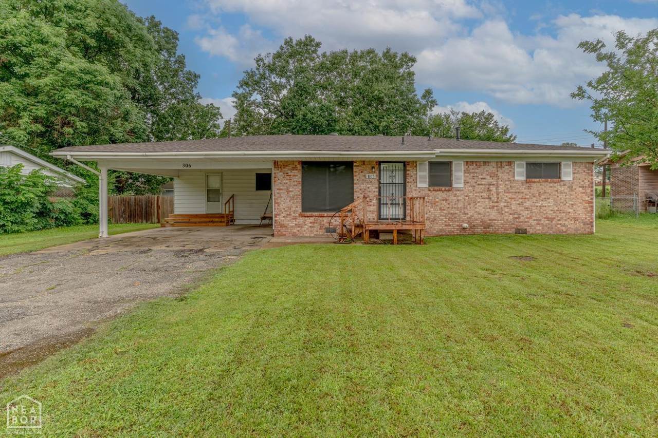 306 Walnut Drive - Photo 1