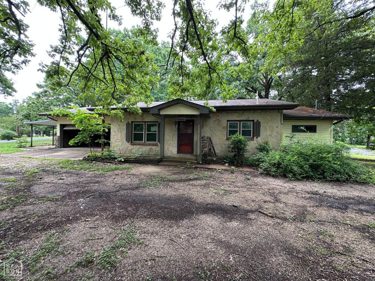 226 North Drive - Photo 1