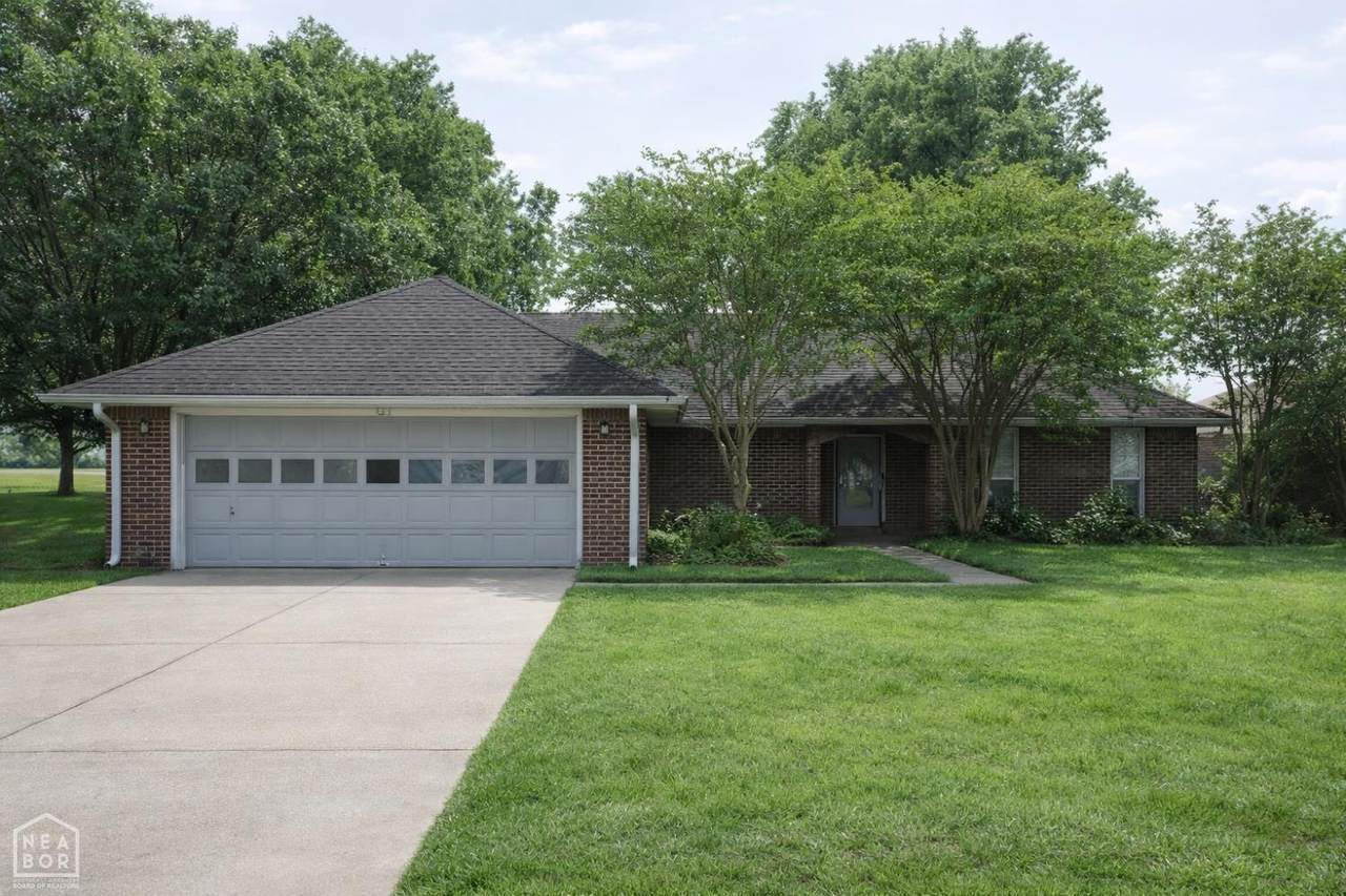 335 Cottonwood Lane - Photo 1