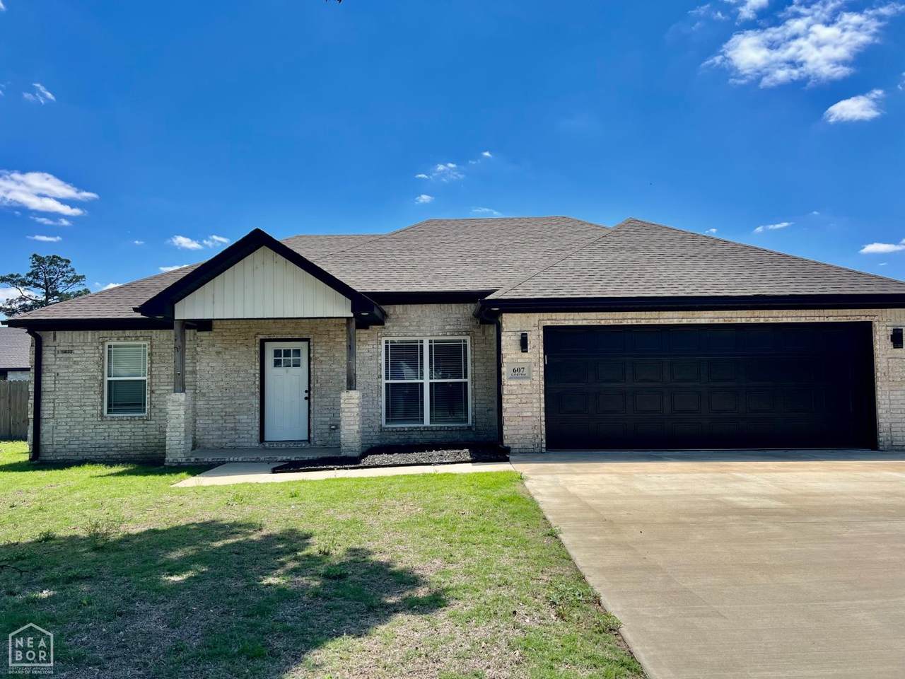 607 Lanes Way - Photo 1