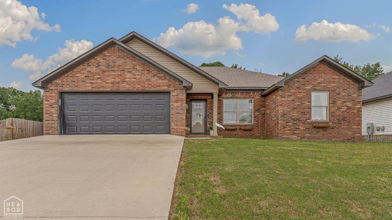 306 Elizabeth Drive - Photo 1