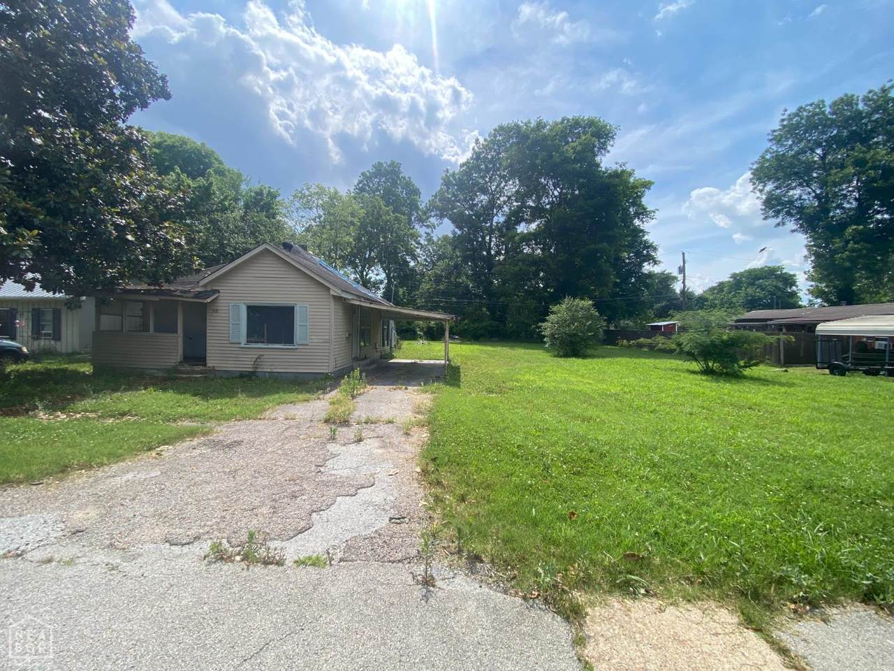 318 Gum Avenue - Photo 1
