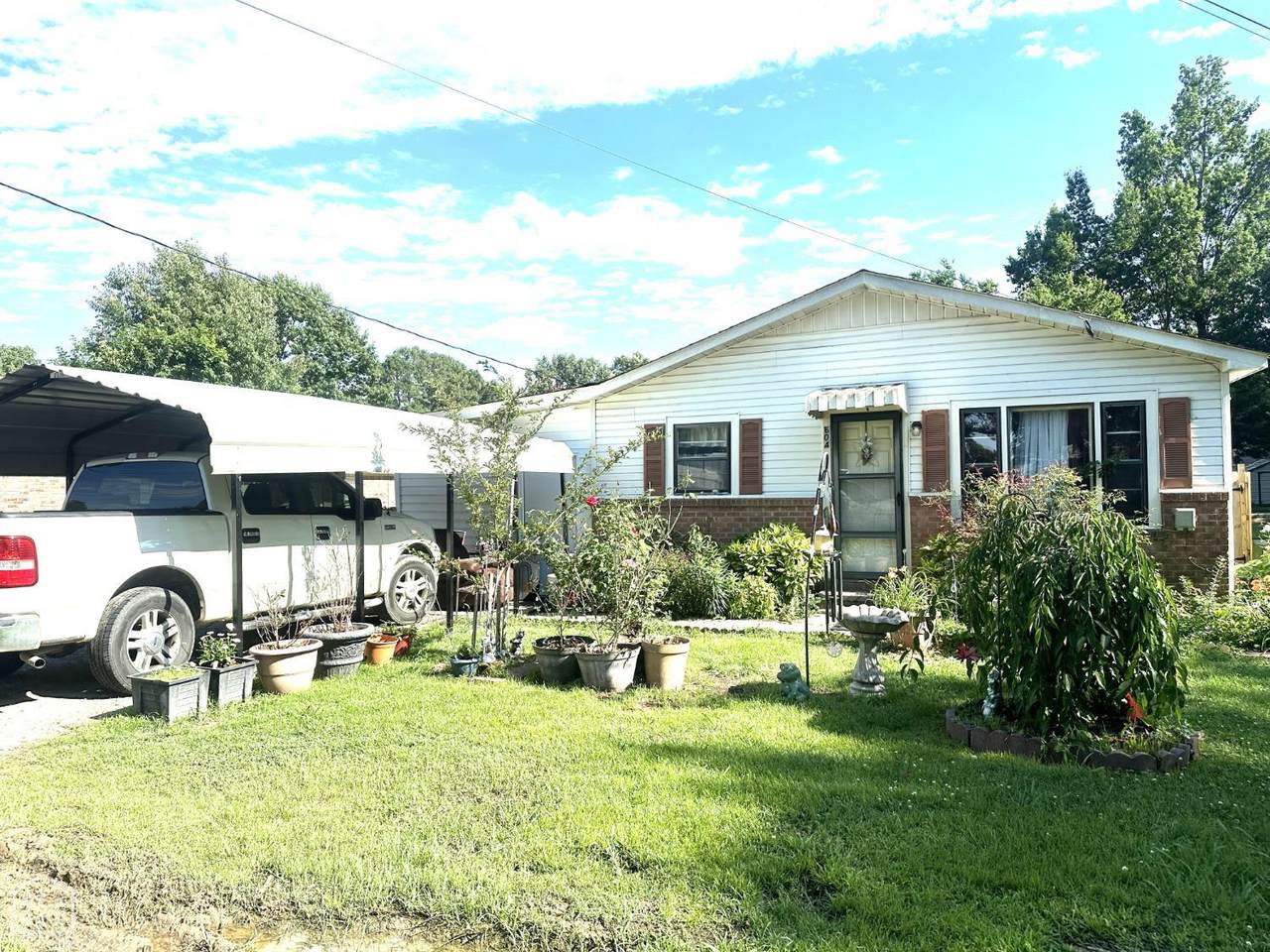 604 Baldwin Street - Photo 1