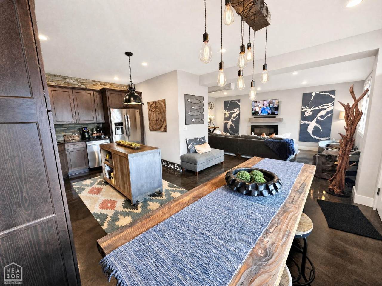 7910 Edgemont Road - Photo 1