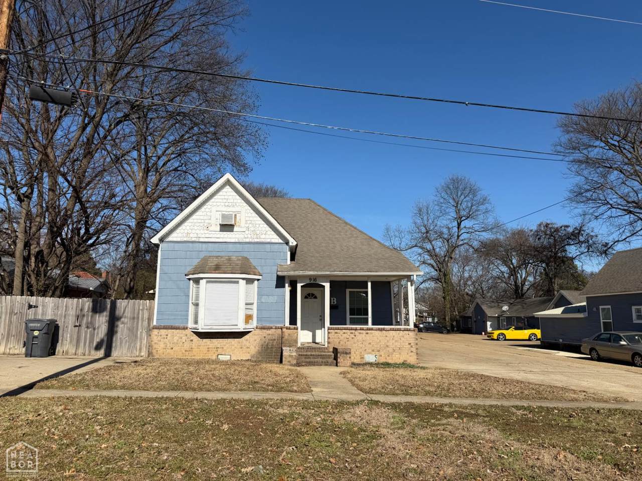 908 Warner - Photo 1