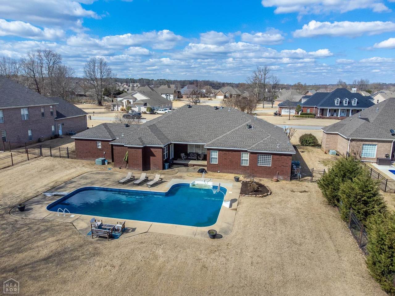 123 Huntcliff Drive - Photo 1