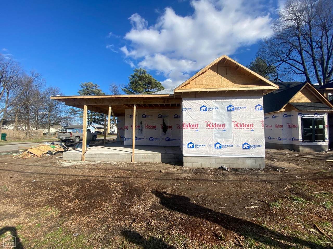 606 Beauchamp Street - Photo 1
