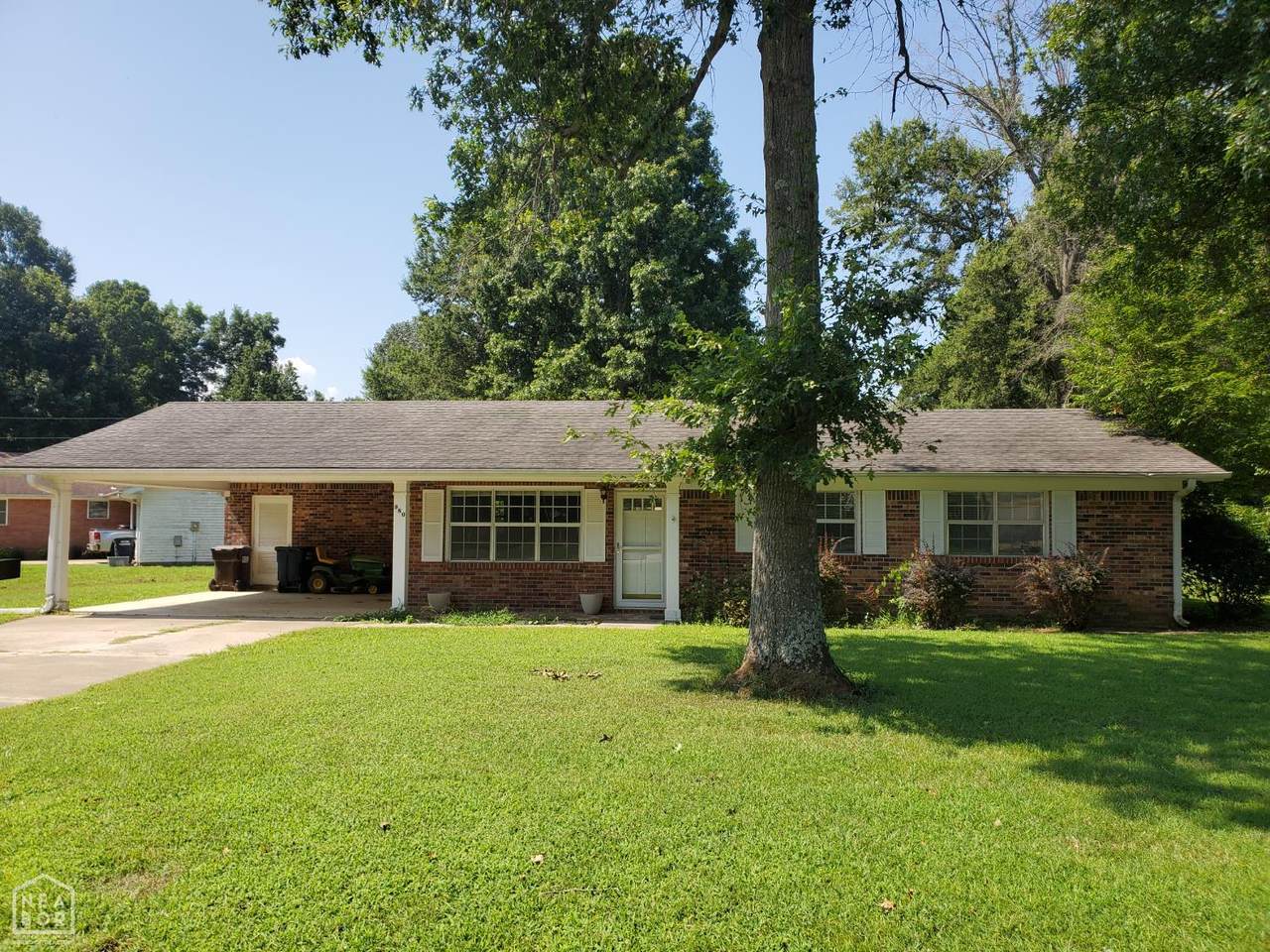 980 Homecrest Drive - Photo 1