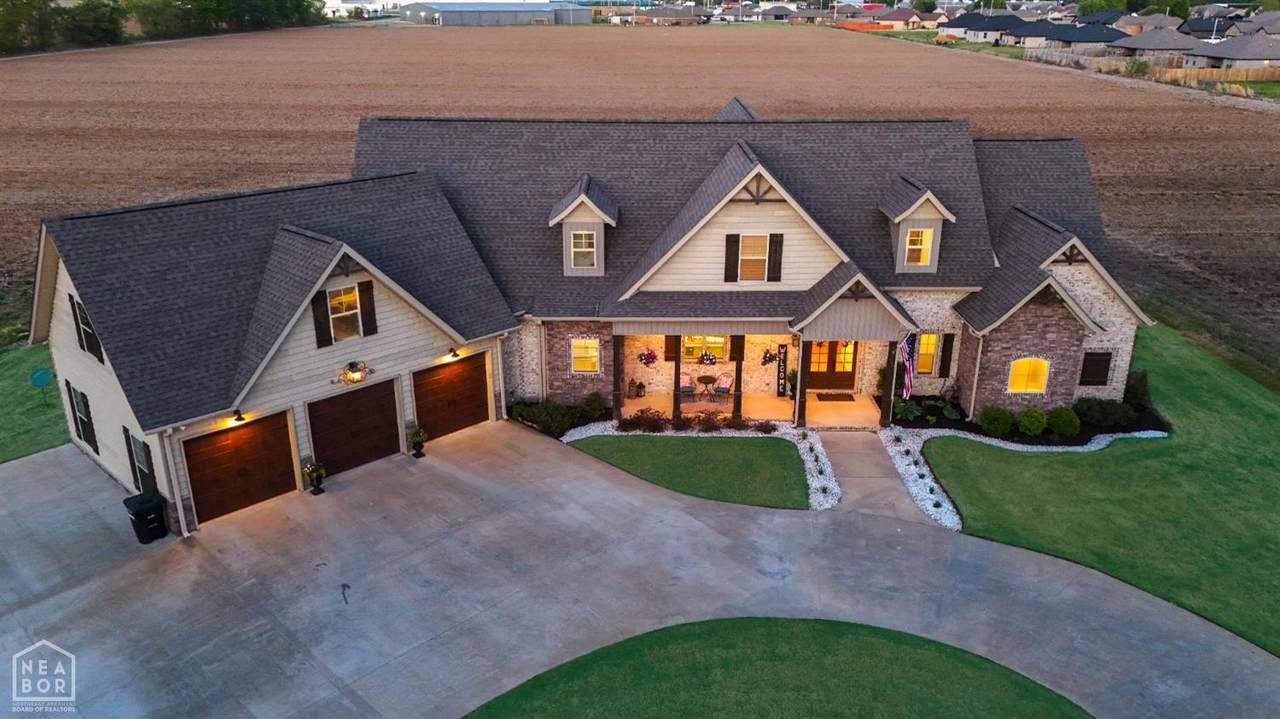 808 Balcom Lane - Photo 1