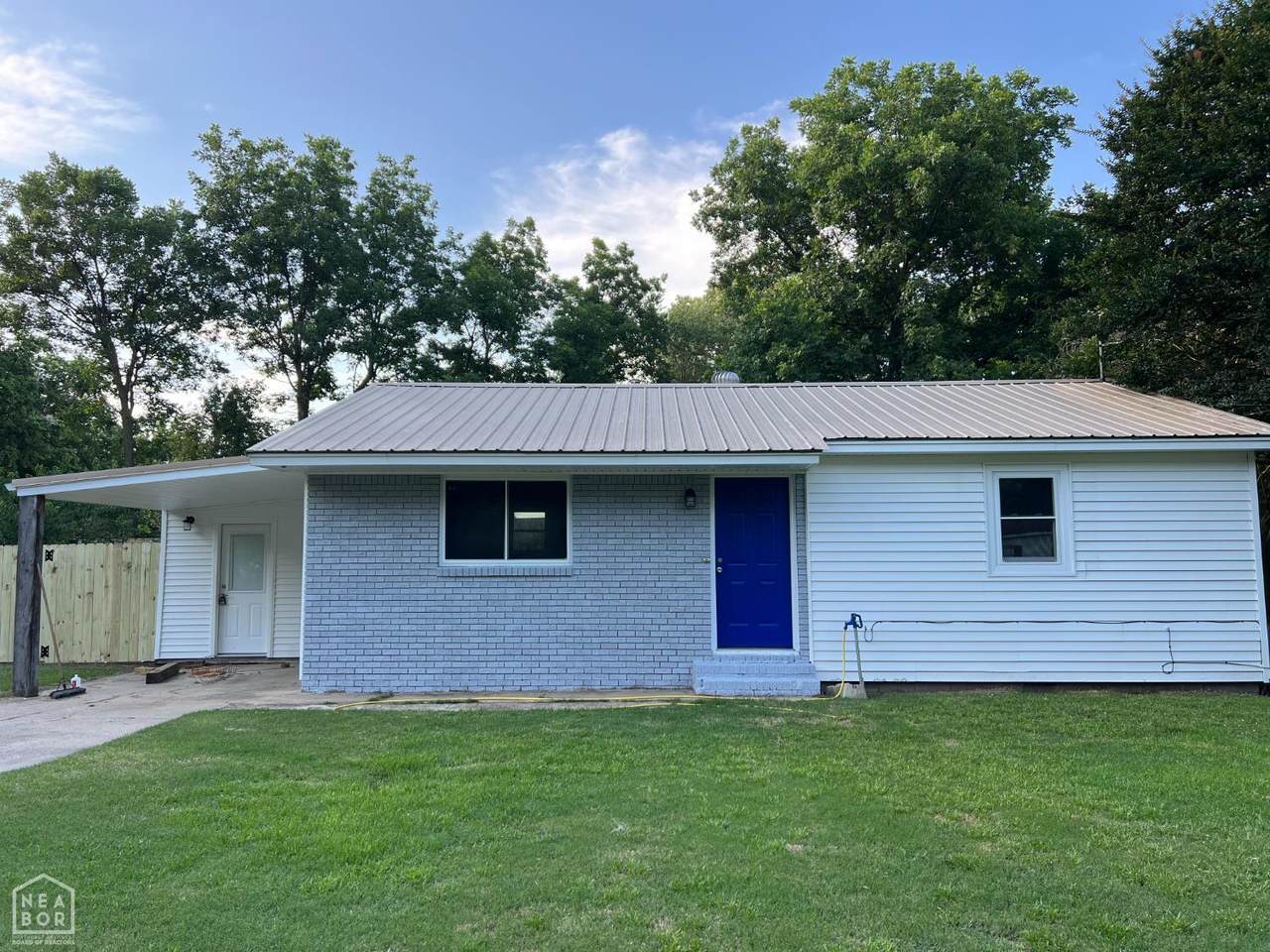 812 Springer Street - Photo 1