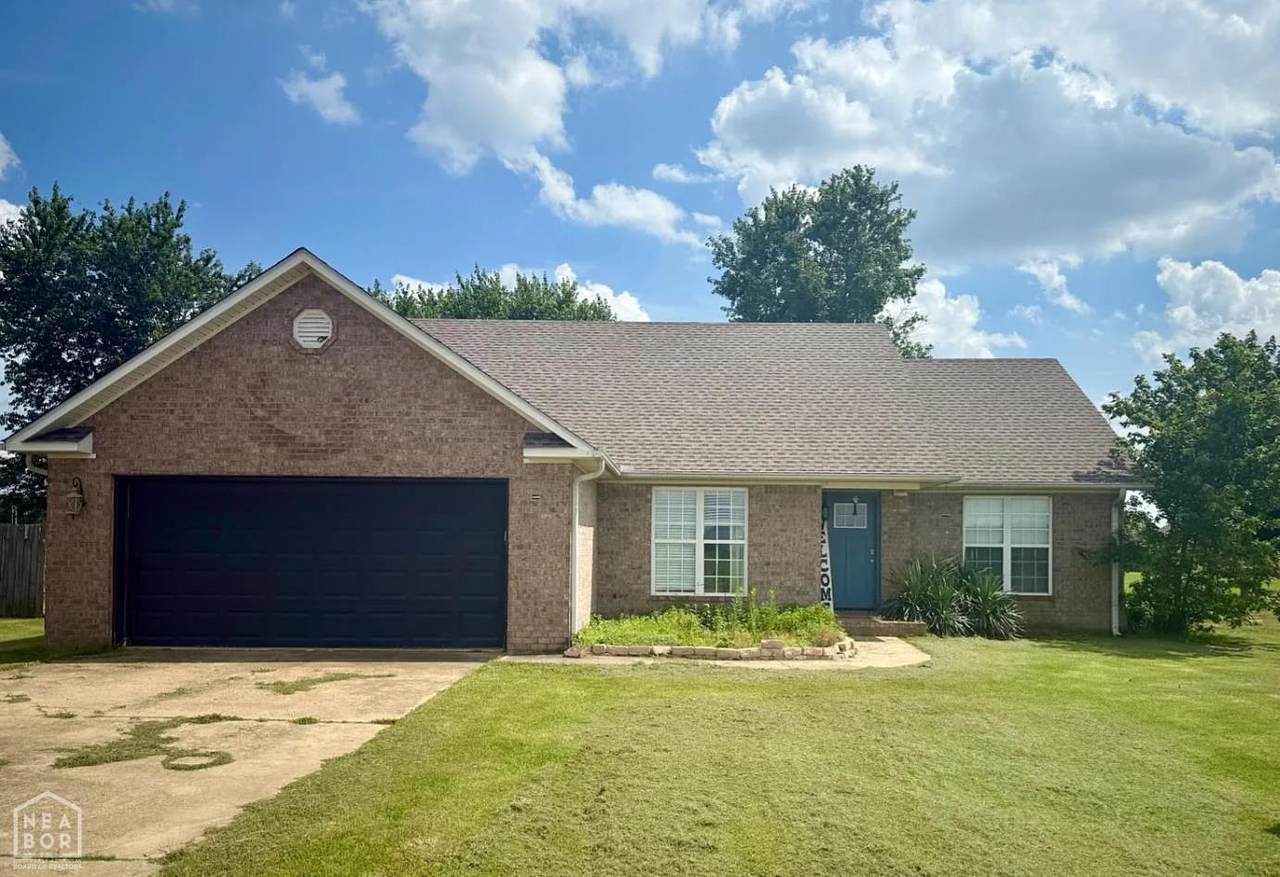 307 Amber Drive - Photo 1