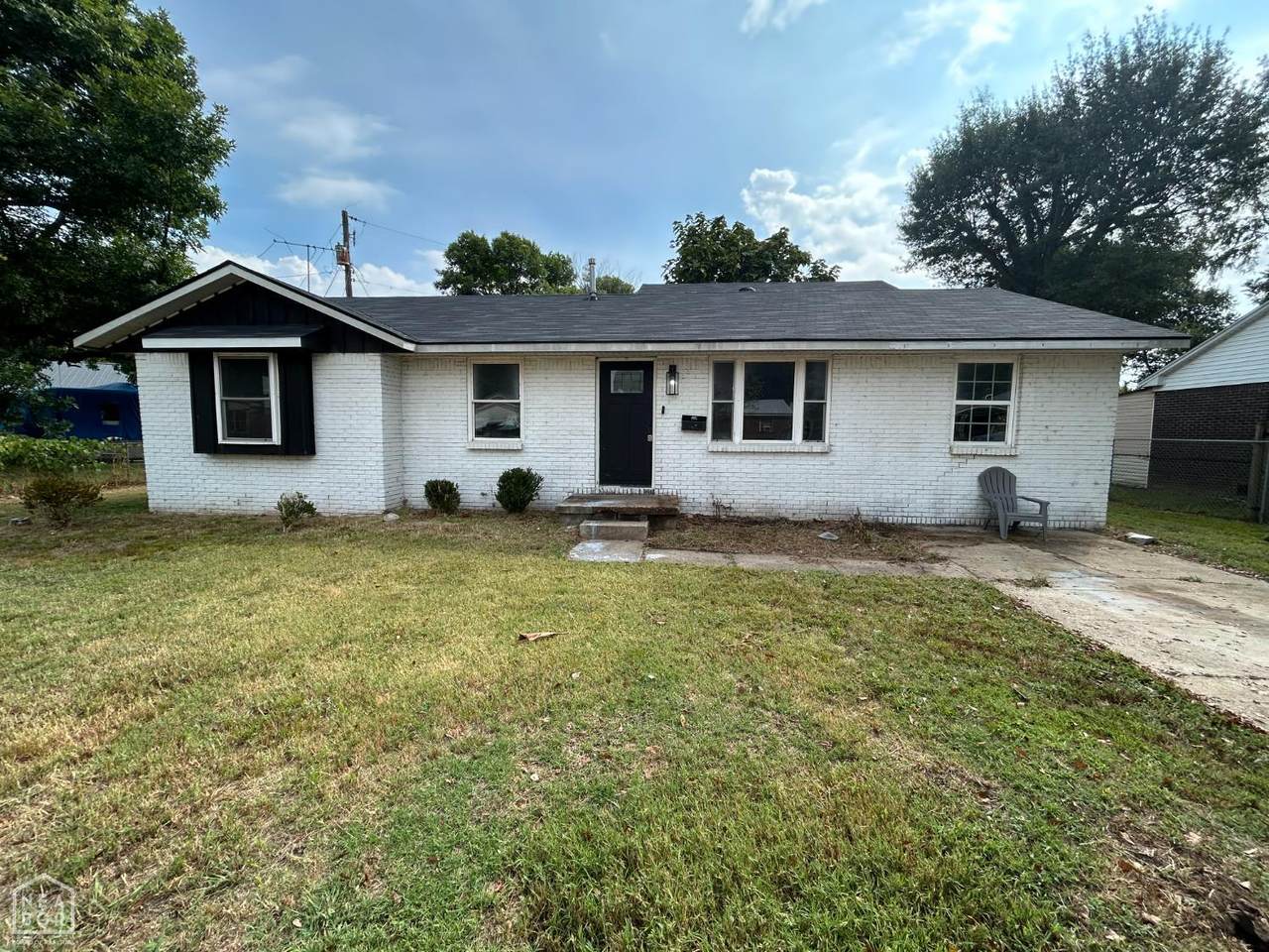 213 Melrose - Photo 1