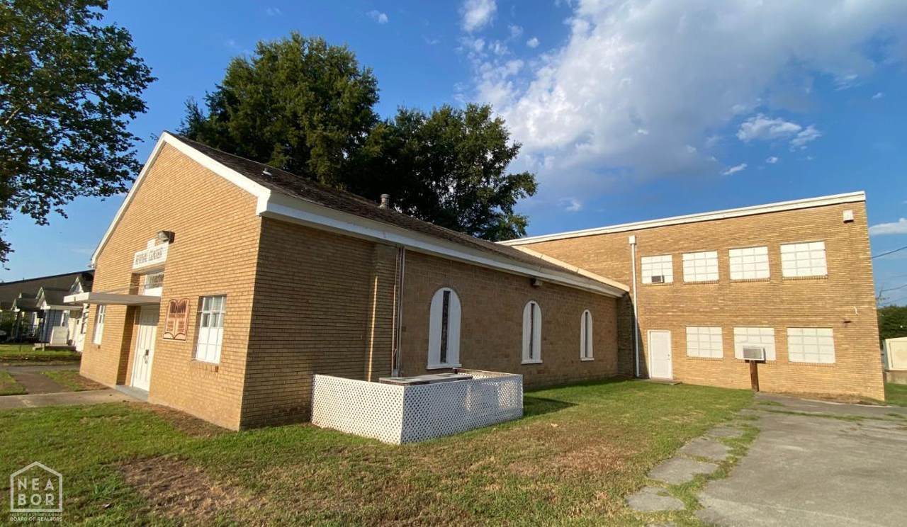 261 Pine Avenue - Photo 1