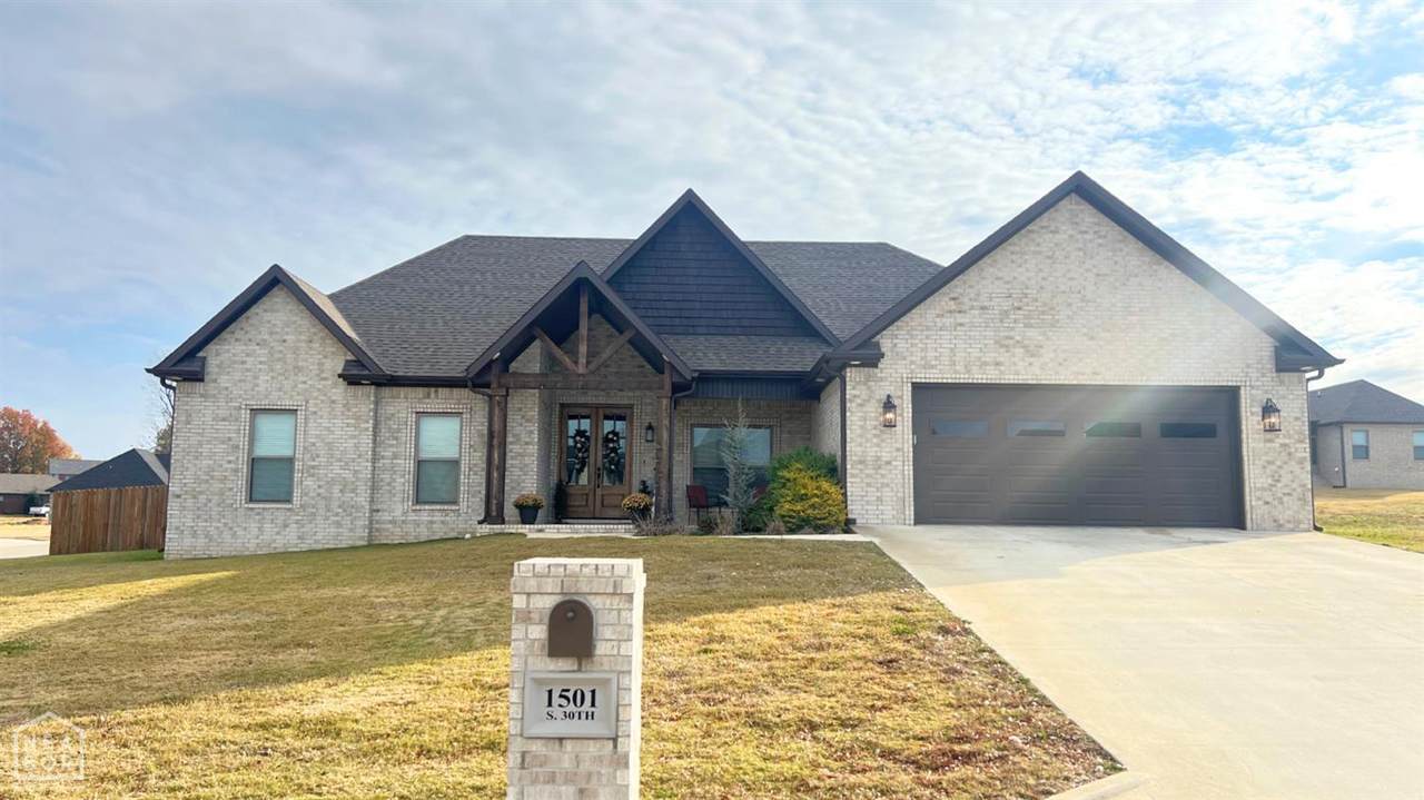 1501 30TH Street - Photo 1