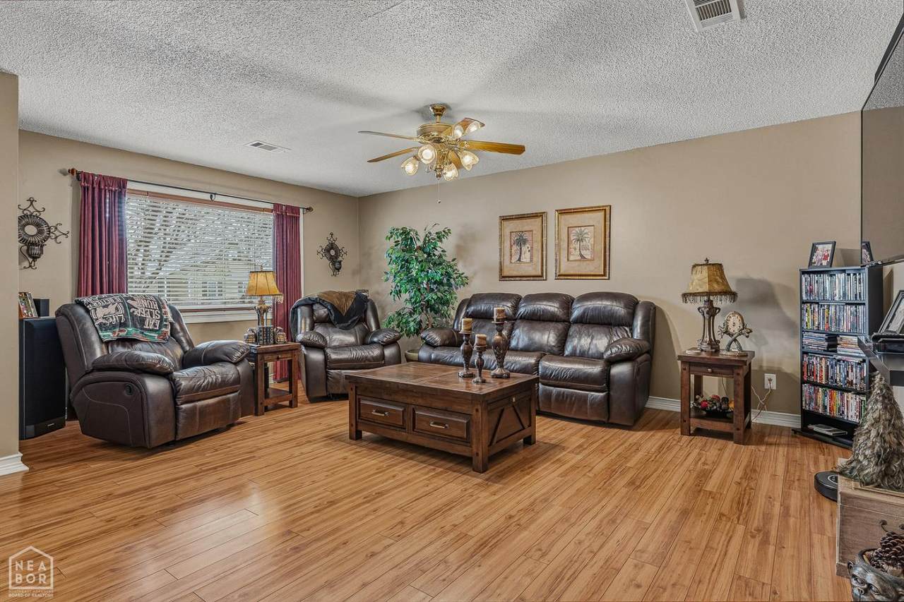 https://bt-photos.global.ssl.fastly.net/jonesboro/1280_boomver_2_10128380-2.jpg