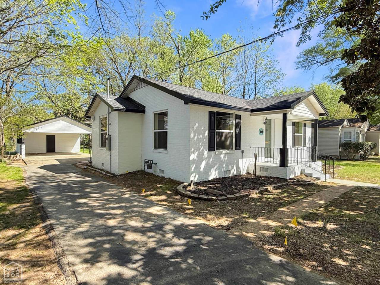 1130 Vine Street - Photo 1