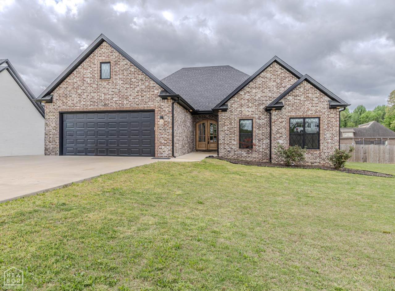 3202 Fairview Rd - Photo 1