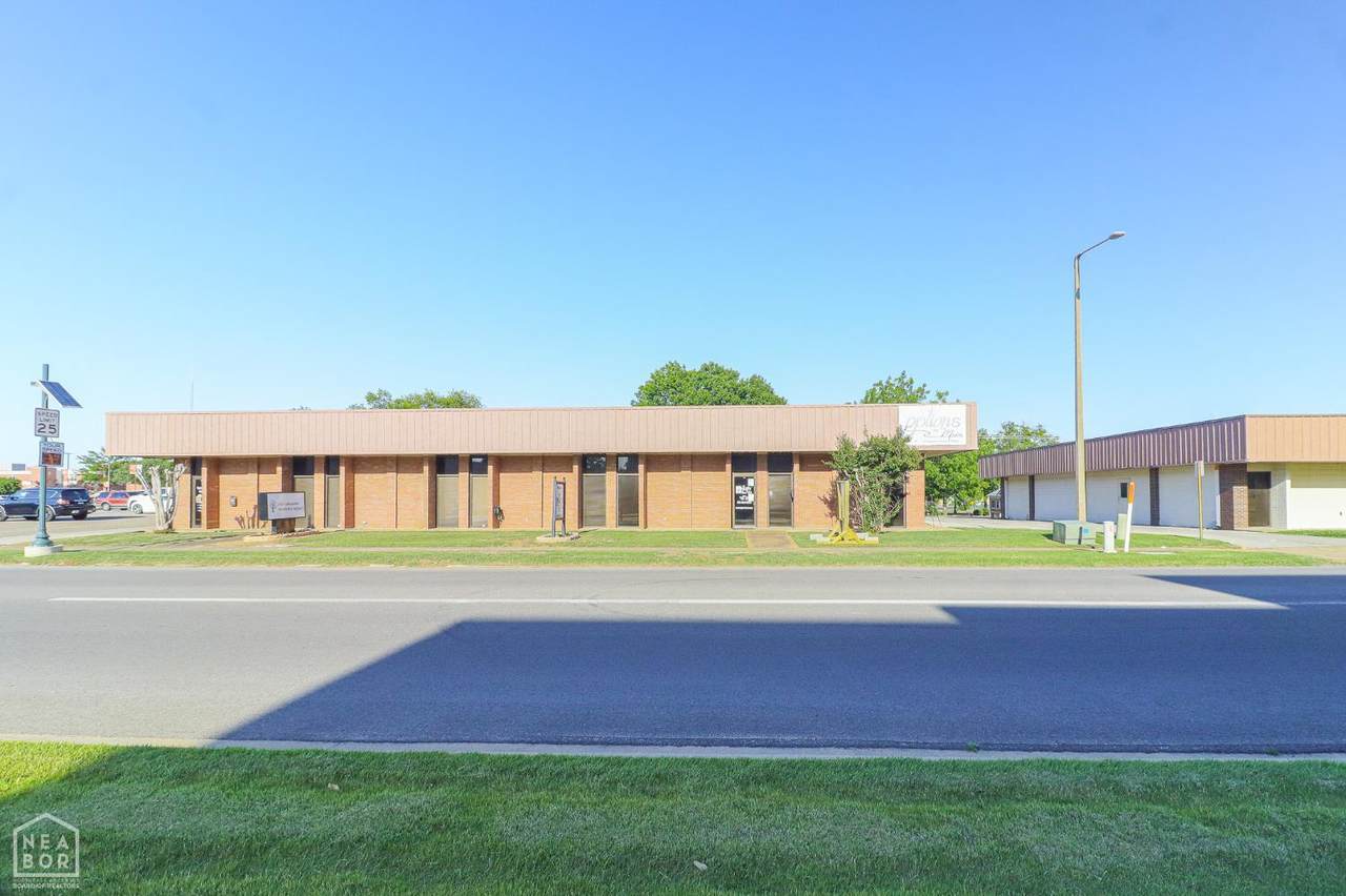910 Main Street - Photo 1