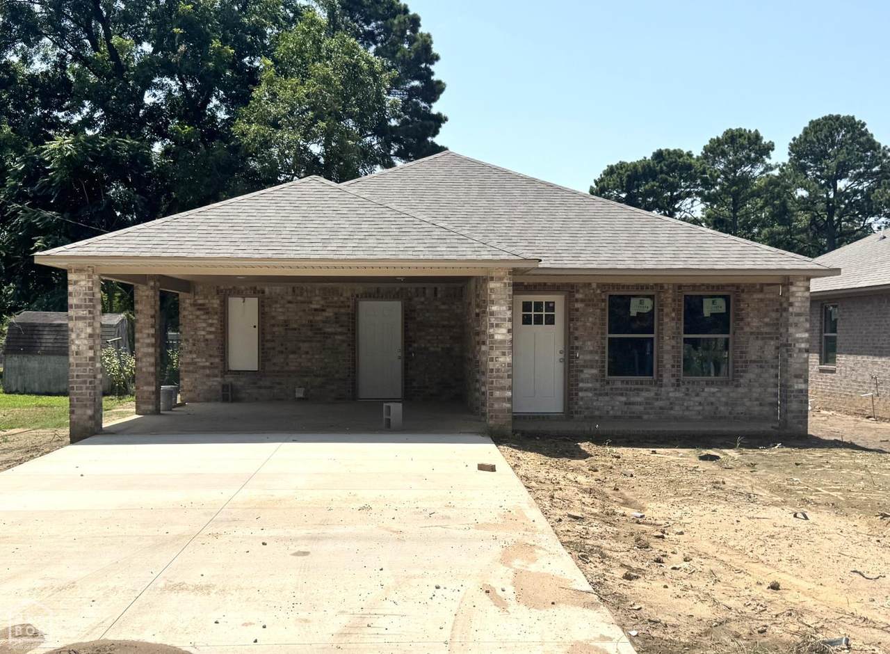 207 Mead - Photo 1