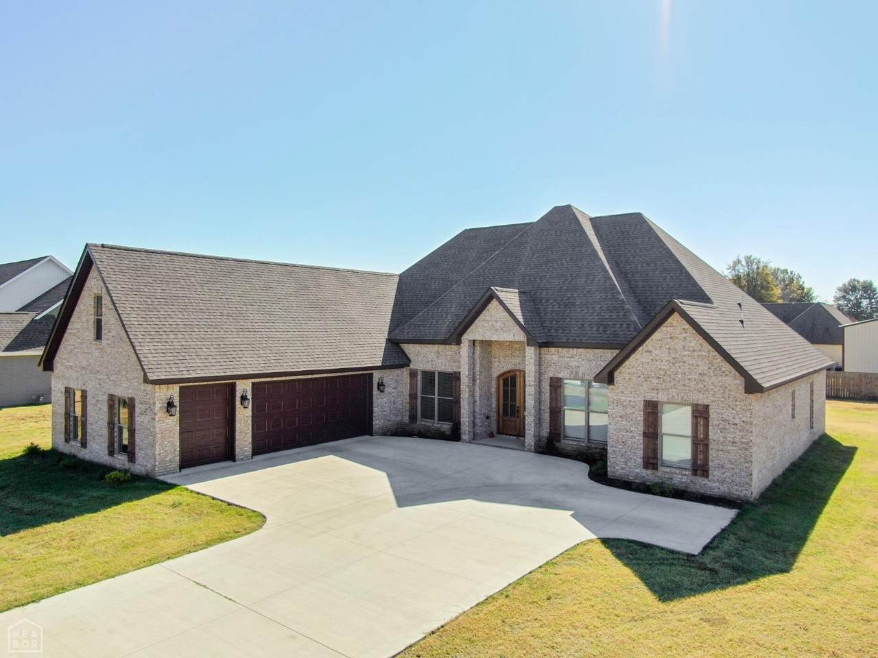 793 Country Club Circle - Photo 1