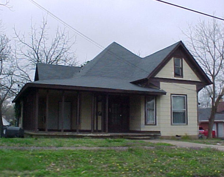 637 Matthews - Photo 1