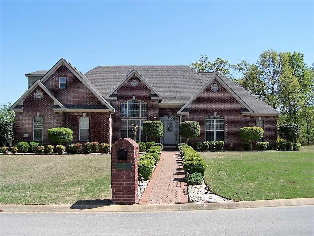 107 Huntcliff Drive - Photo 1