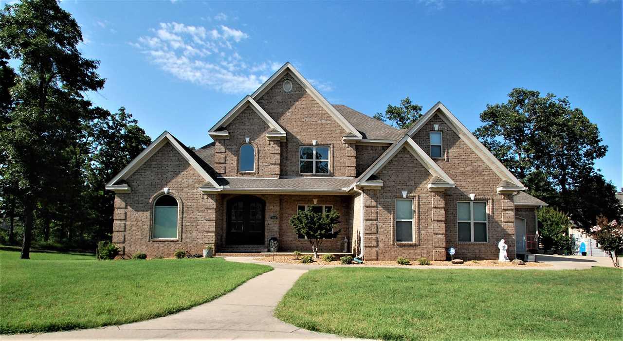 918 Lake Crest - Photo 1