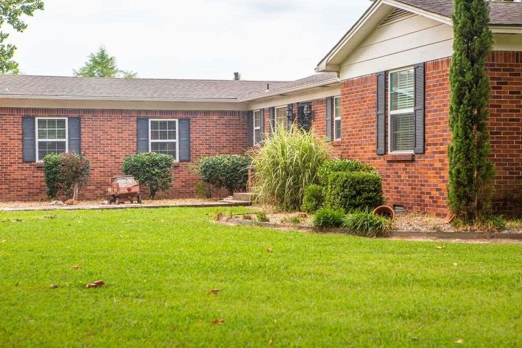 111 Kipper Lane - Photo 1