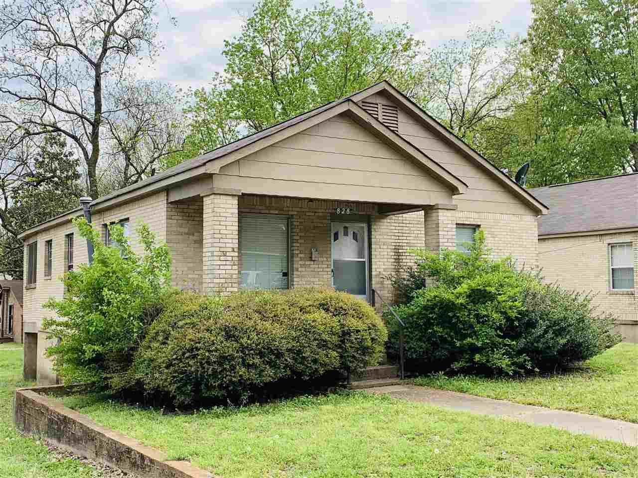 828 Magnolia - Photo 1
