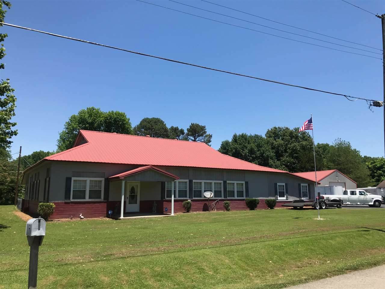 372 Walnut Ave - Photo 1