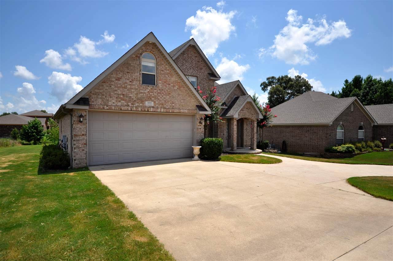 4809 Lochmoor Circle - Photo 1