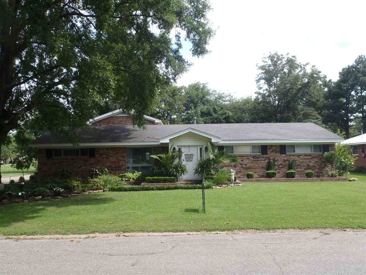 101 Pickens - Photo 1