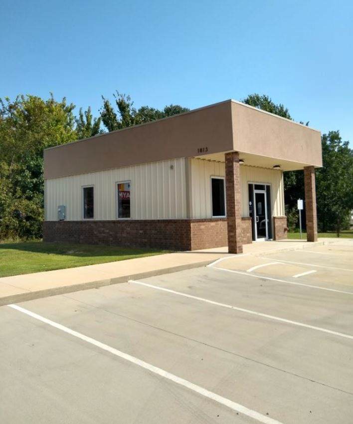 1813 E Johnson - Photo 1