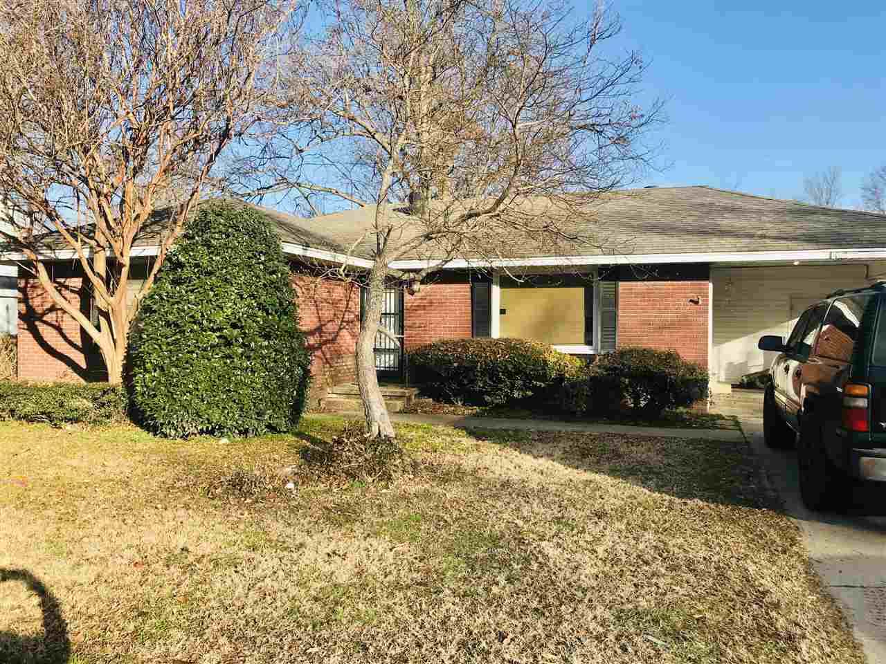 1020 Rollison - Photo 1