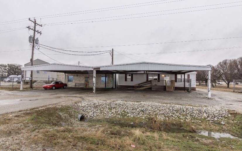 8090 Hwy 18 - Photo 1