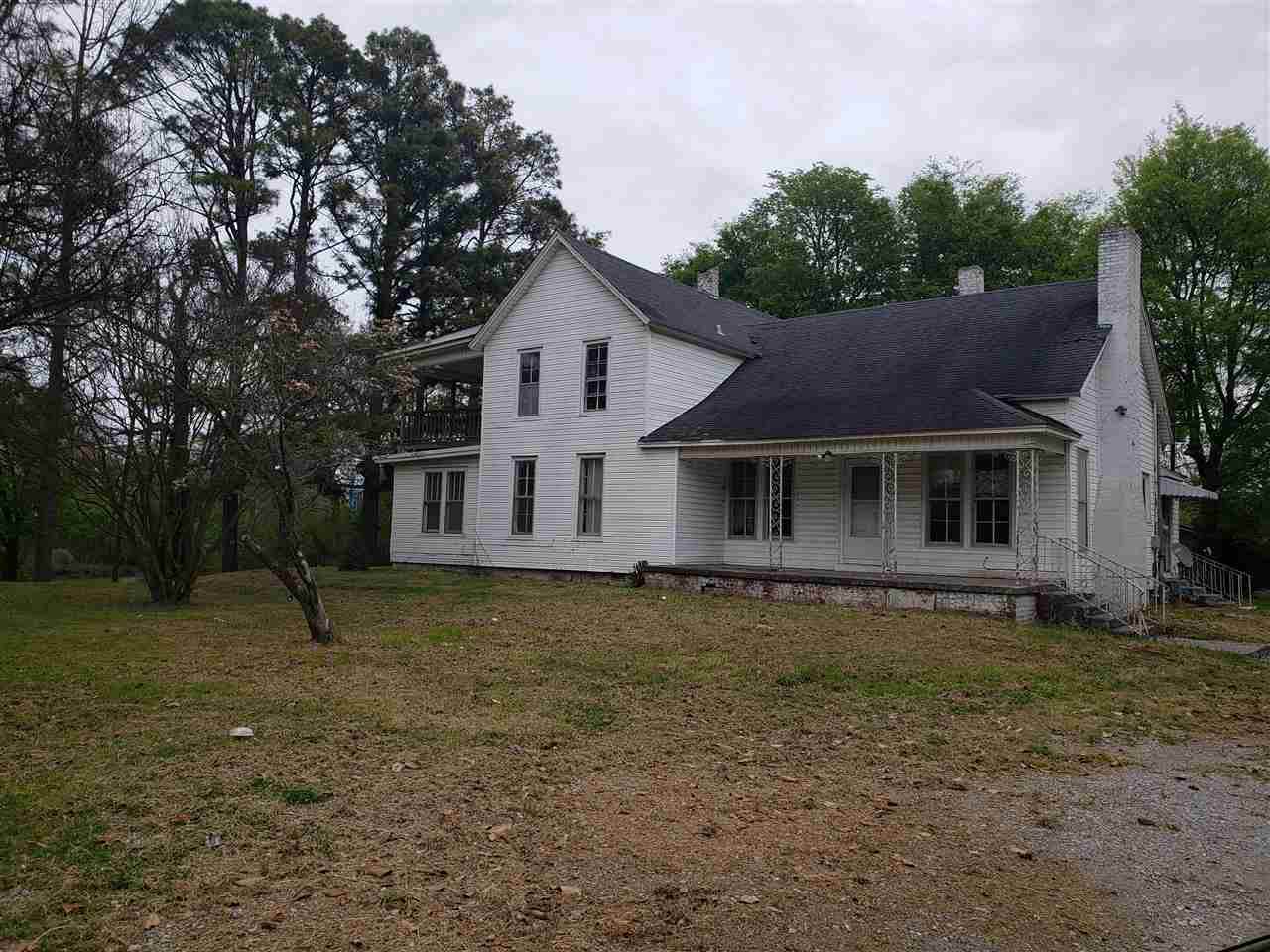 202 Riverside Dr - Photo 1
