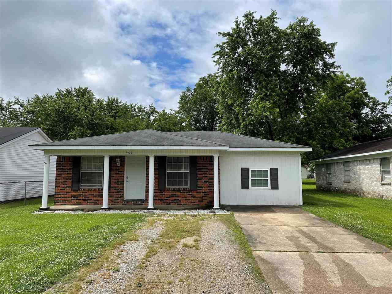 902 Kennedy - Photo 1