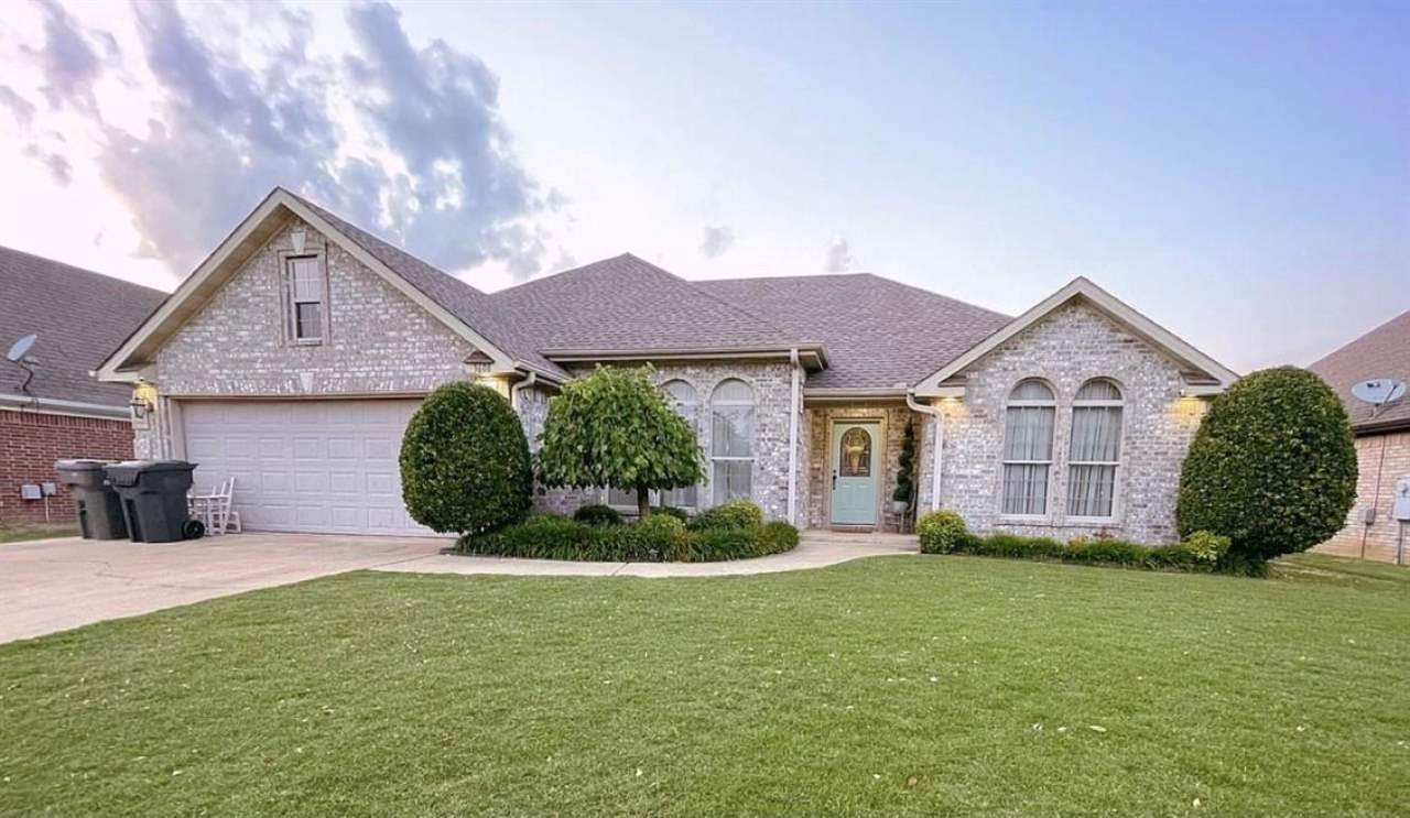3608 Ridgeway - Photo 1