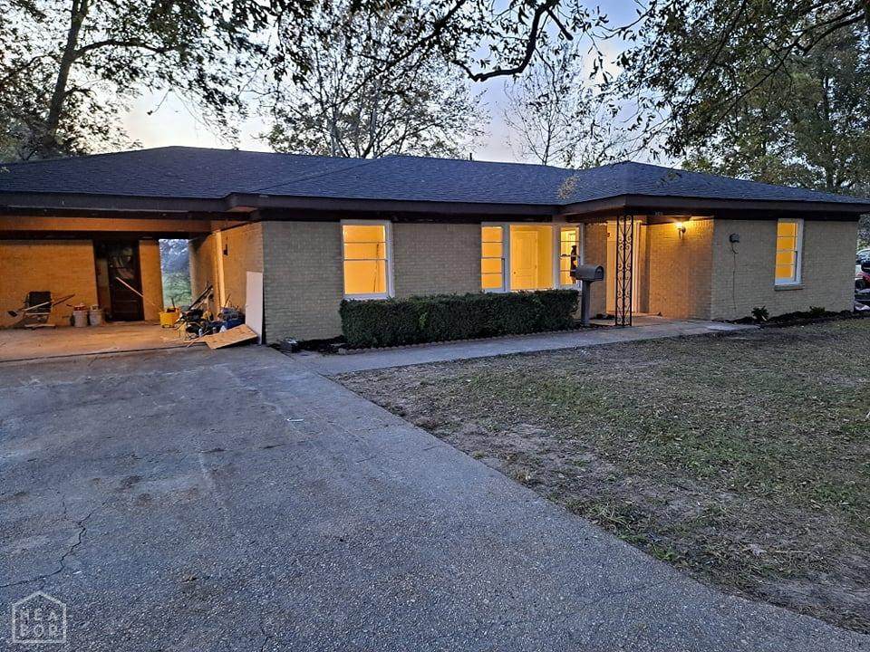808 Lasalle - Photo 1