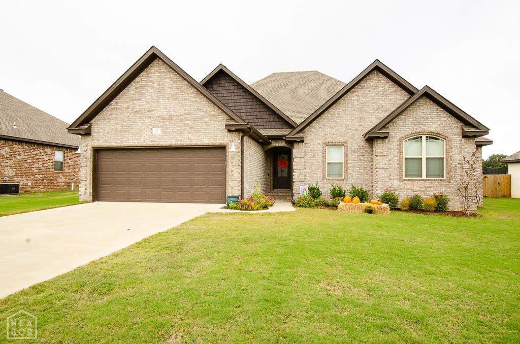 114 Samantha Drive - Photo 1
