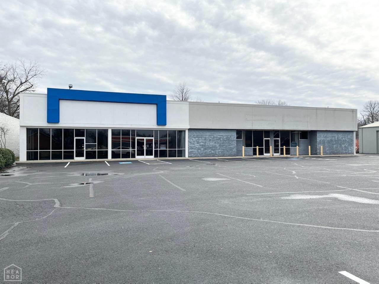937-941 Main Family Dollar - Photo 1