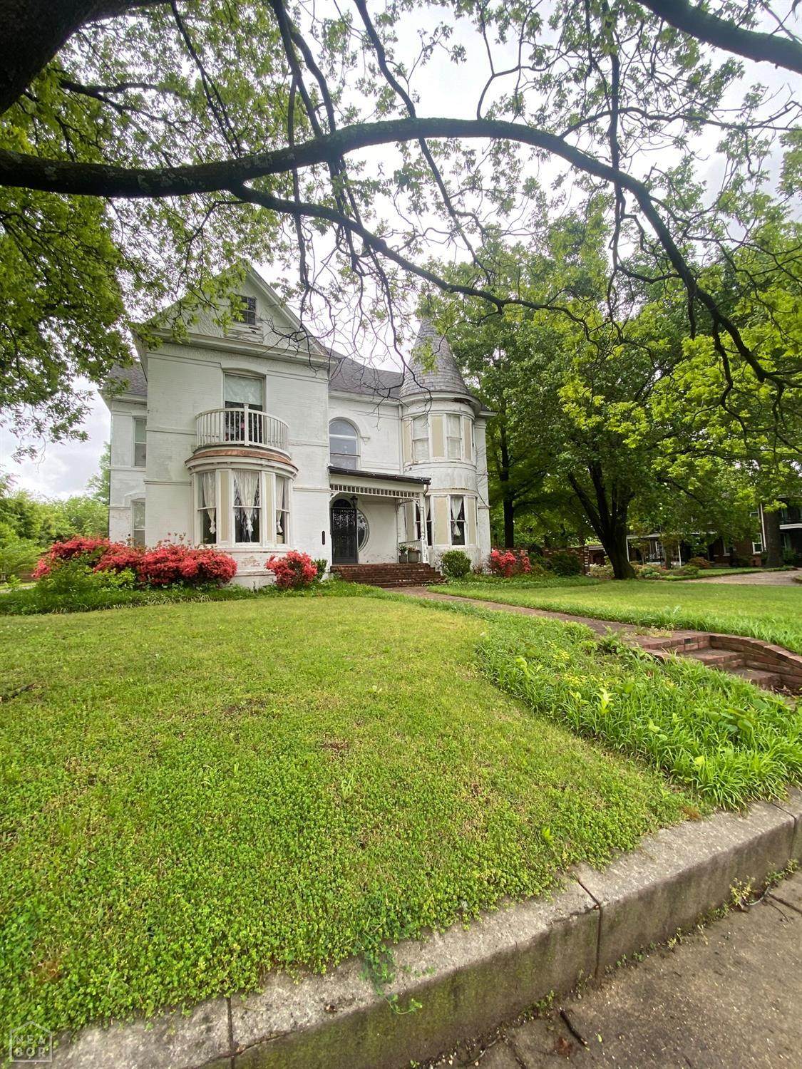 1120 Main Street - Photo 1