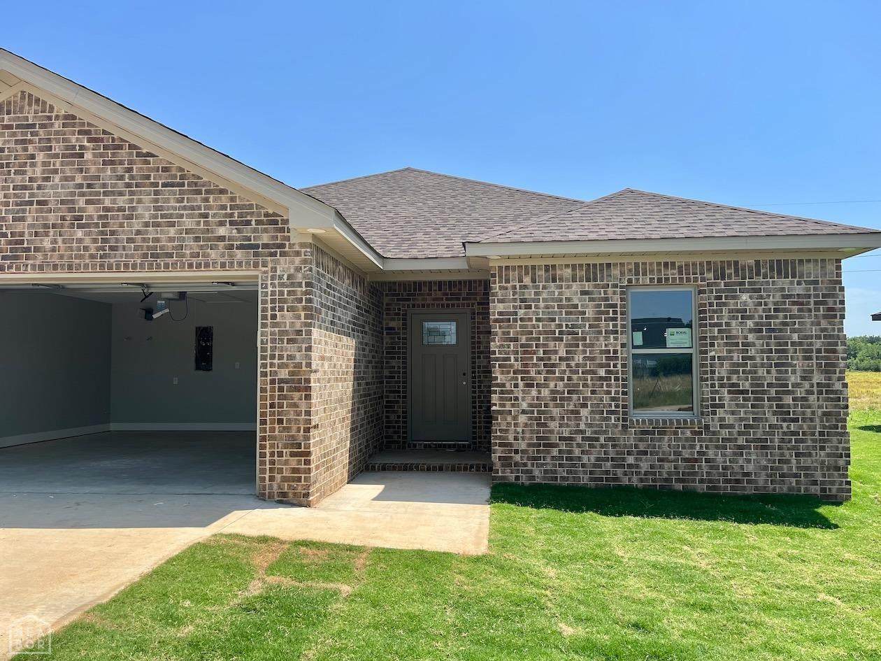 201 Redwood Drive - Photo 1